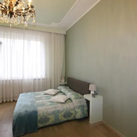 Ad Astra 4*