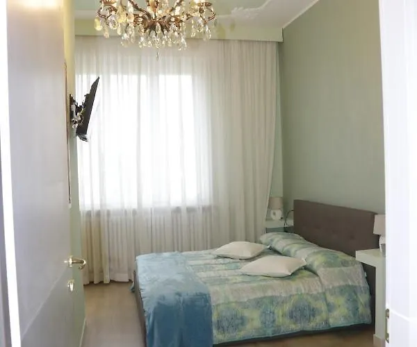 Ad Astra Bed & Breakfast 4*